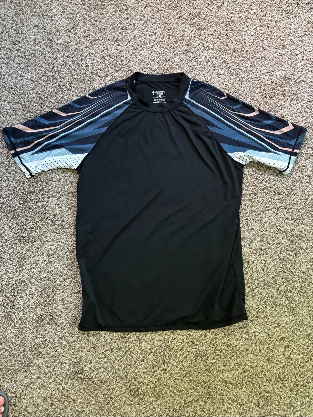 Liberty Pro Men’s Small Swim Shirt